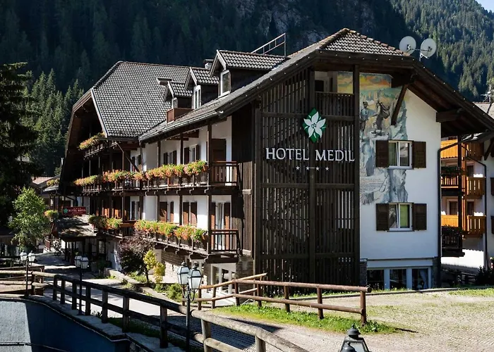 Hotel Medil Campitello di Fassa